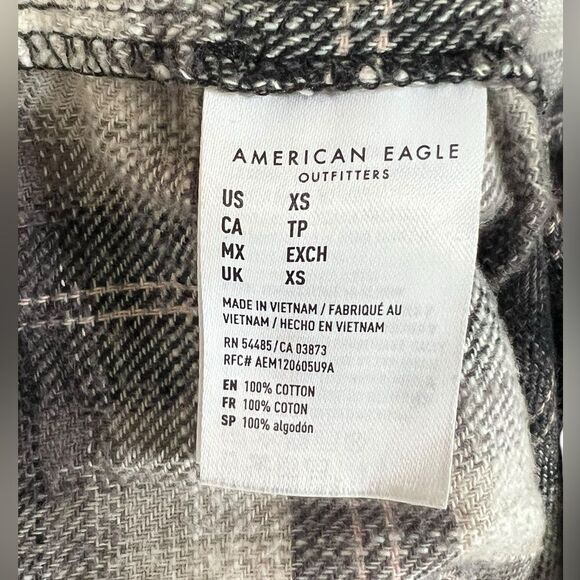 American Eagle Women’s XS‎ Oversized Western Collared Snap Button Black Flannel - Picture 8 of 8